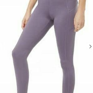 Forever21 Active Key Pocket capri Leggings